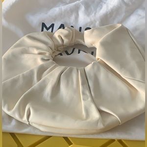 BORSA MINI SCRUNCHIE IN WHITE,BEIGE Brand Ñame Brand new one of a kind